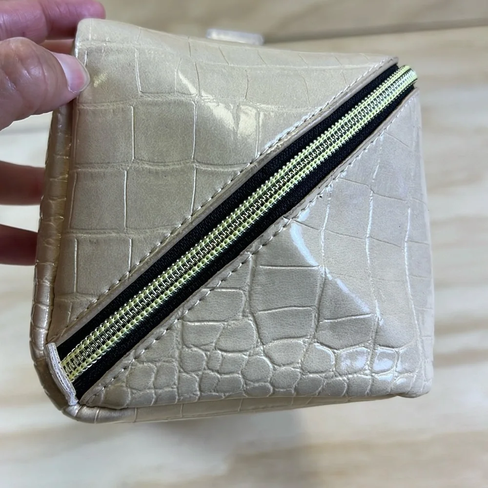 Travel Makeup Bag,Cosmetic Bag for Women, Portable Pouch, Flat Open Toiletry Bag